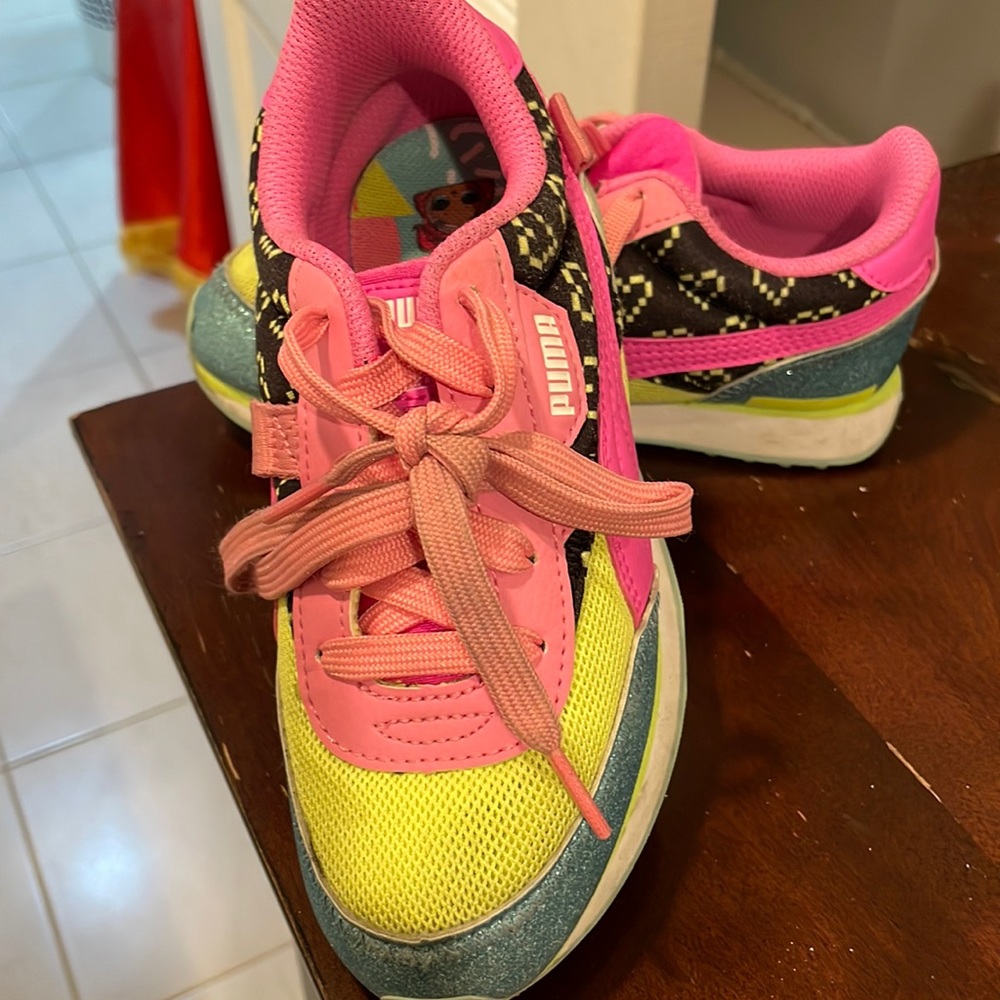 Puma firm shoes for 6-7 years old, pink color